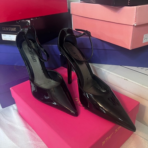 Sz9 Colin Stewart patten leather, pointed toe with strap. - Picture 6 of 8